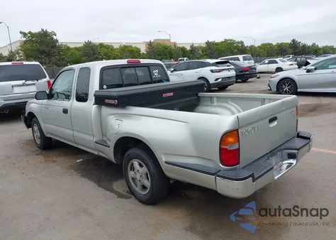 2000 Toyota Tacoma Xtracab from USA, damaged, VIN 4TAVL52N6YZ656726